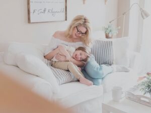 Happy Mom, organized room